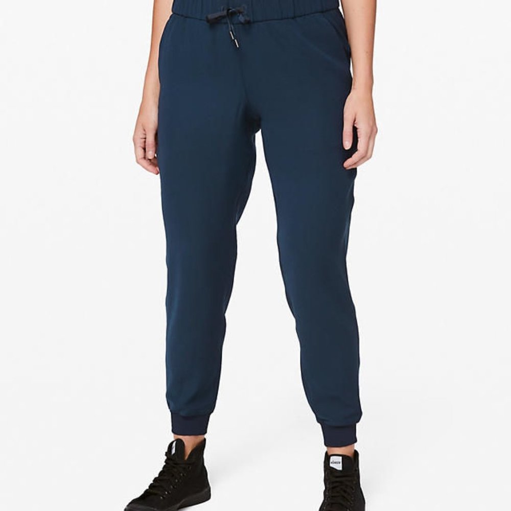 Lululemon On The Fly Jogger 28"